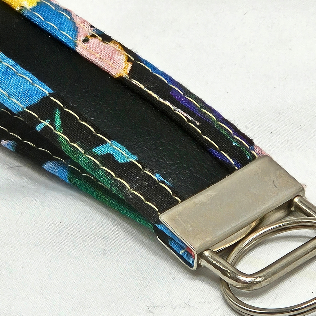 Color Bloom Wristlet Keychain – Ginunique Boutique